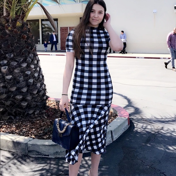 CROSS/HAND BAG. - Picture 7 of 8